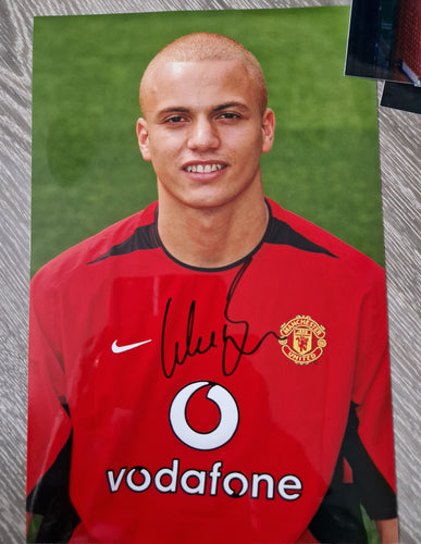 Signed Wes Brown.Manchester United photo