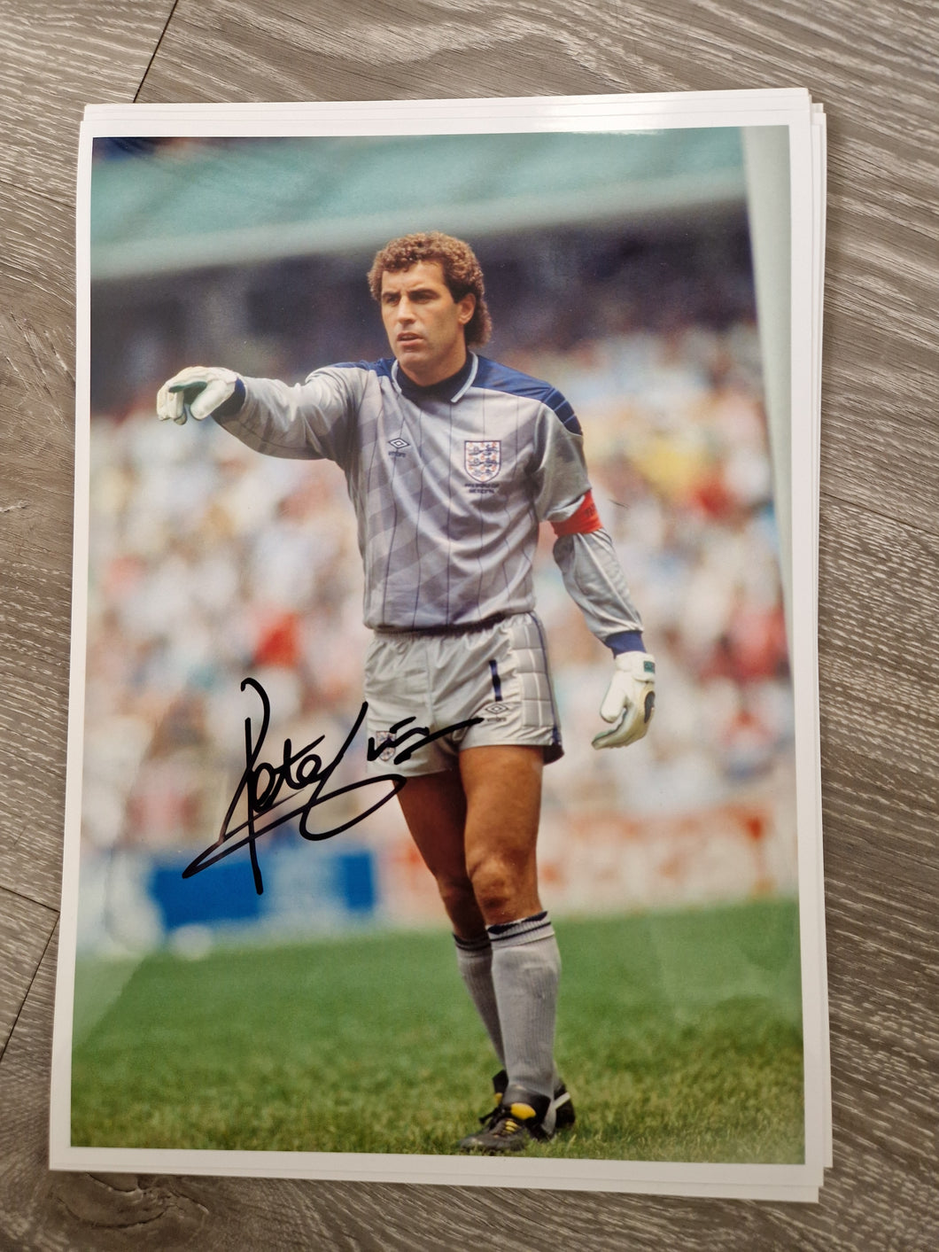 Signed Peter Shilton England photo