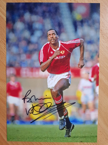 Signed Viv Anderson Manchester utd photo