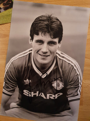 Signed Frank Stapleton