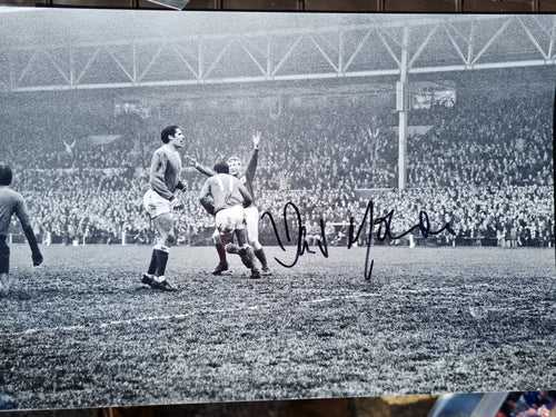 Signed Ian Storey Moore Nottingham Forest