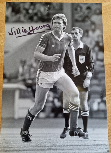 Signed Willie Young Nottingham Forest