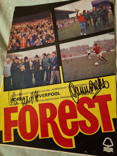 Nottingham Forest programme signed by Colin Barrett and Garry Birtles