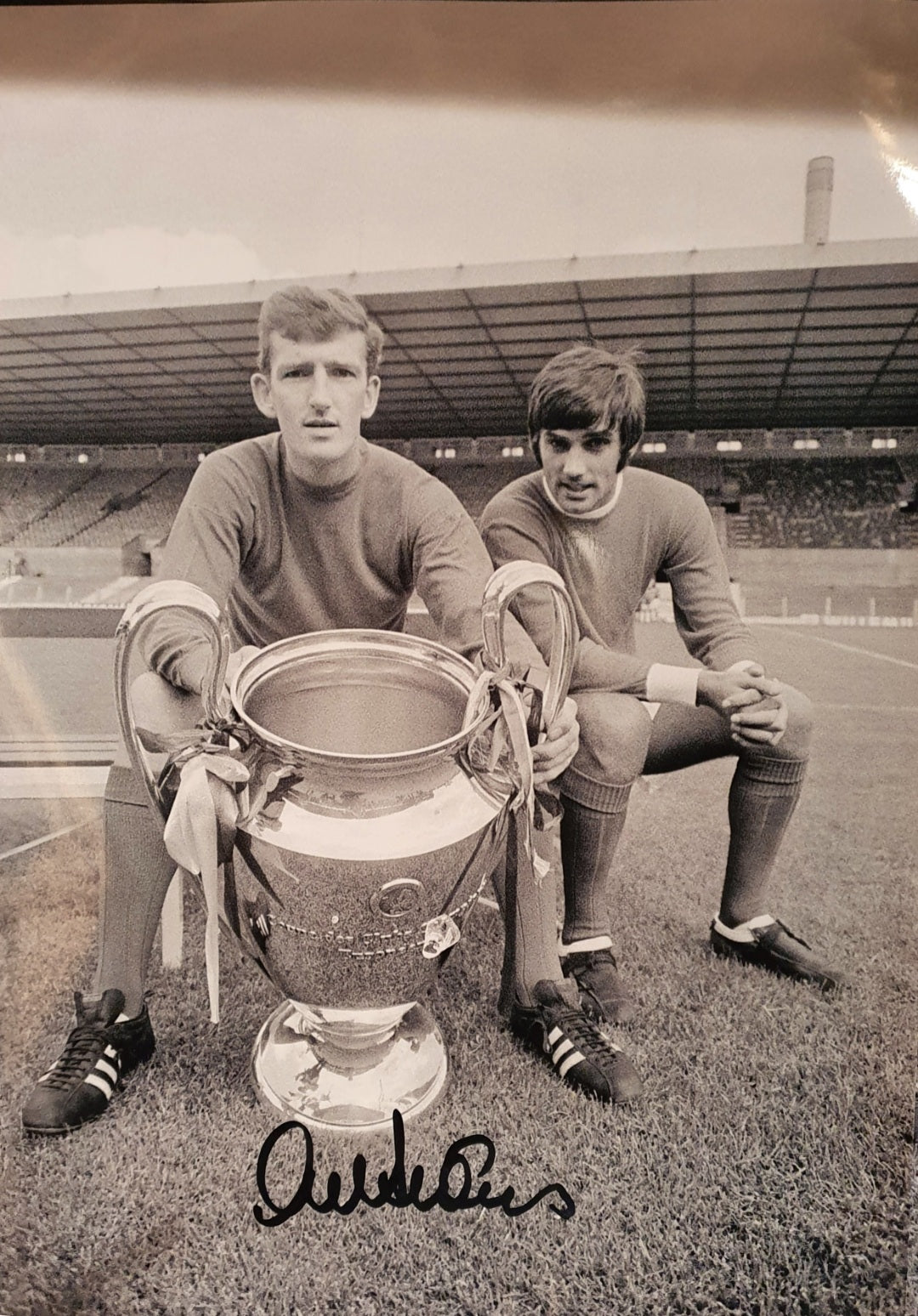 Alex Stepney – roundourwaysportingmemorabilia